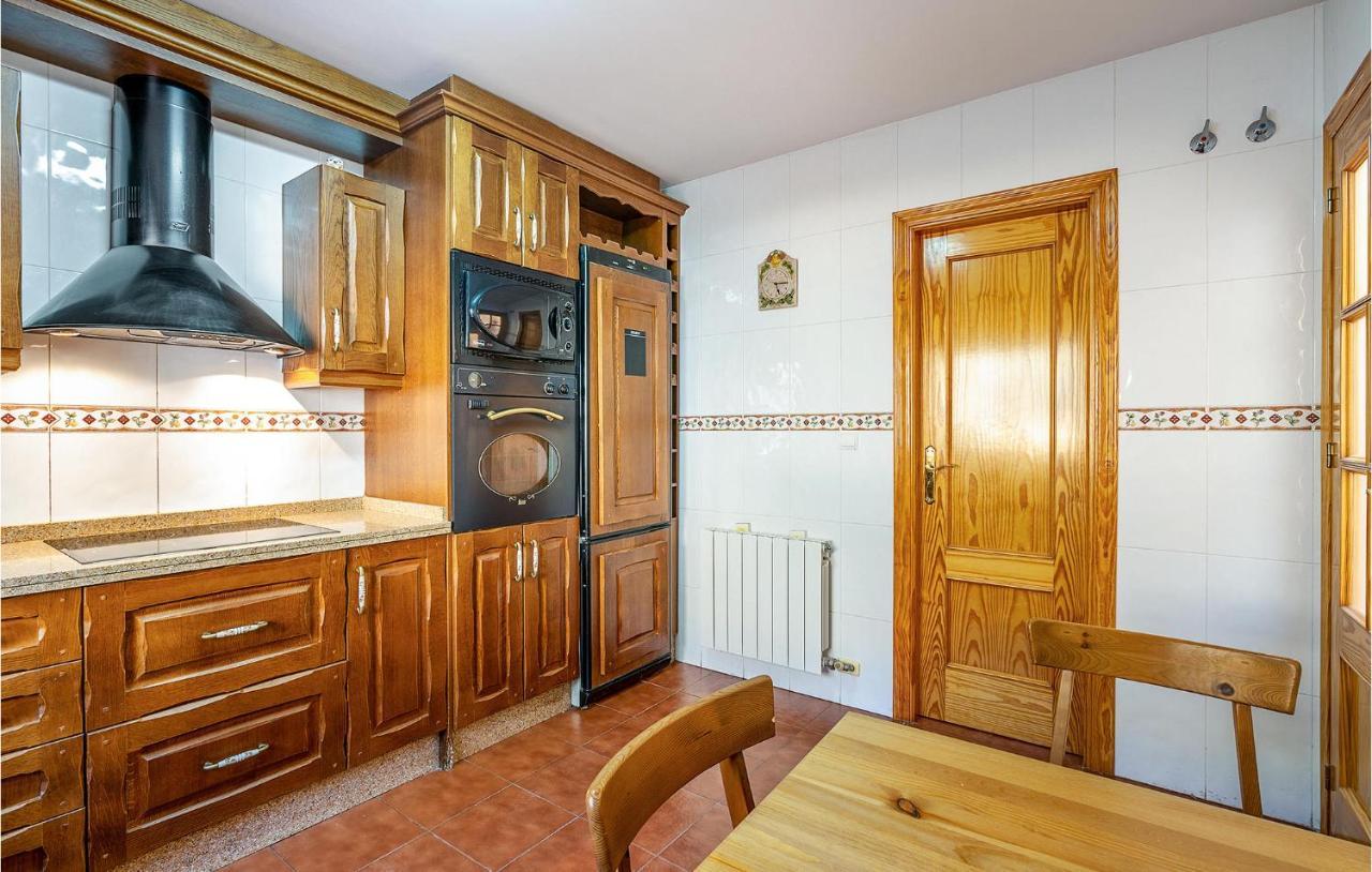 Awesome home in Cenes de la Vega with Outdoor swimming pool, WiFi&3 Bedrooms Buitenkant foto