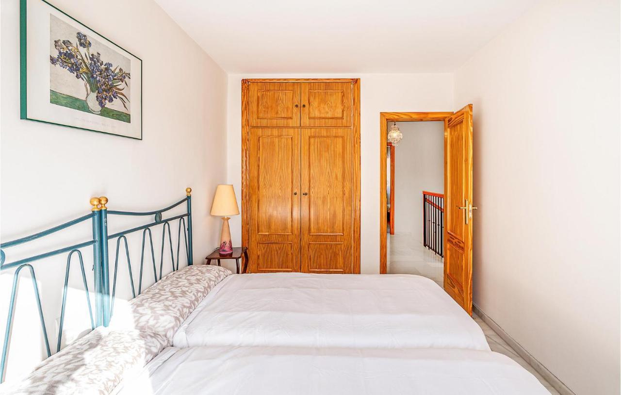 Awesome home in Cenes de la Vega with Outdoor swimming pool, WiFi&3 Bedrooms Buitenkant foto
