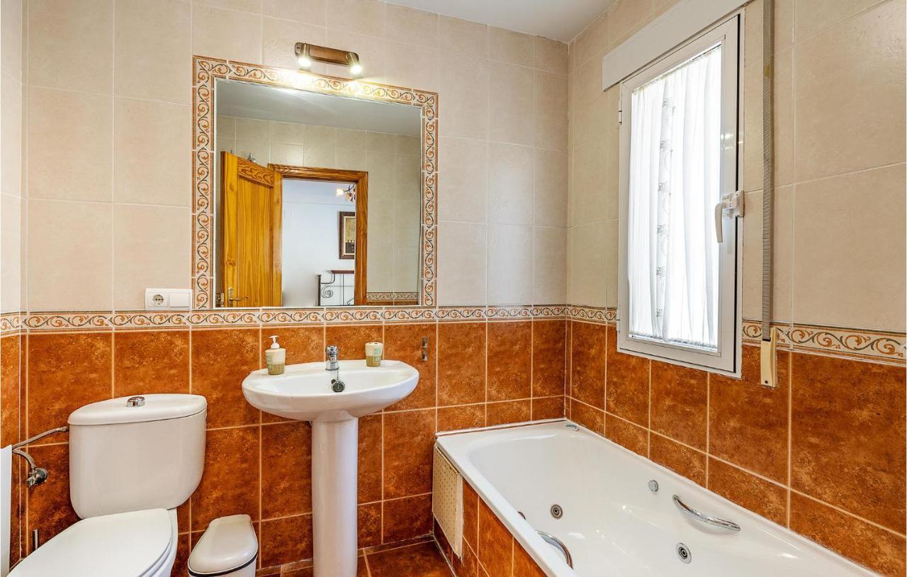 Awesome home in Cenes de la Vega with Outdoor swimming pool, WiFi&3 Bedrooms Buitenkant foto